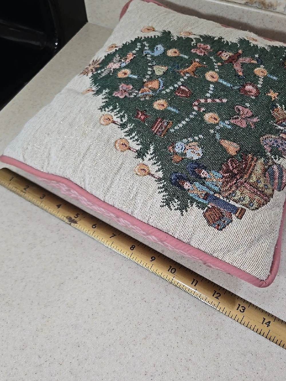 Vintage Needlepoint Style Christmas Holiday Throw Decorative Pillow